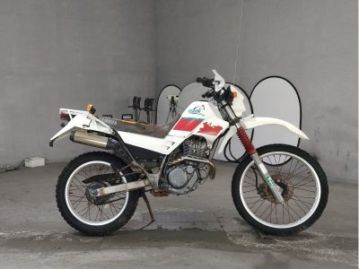 Yamaha SEROW XT225