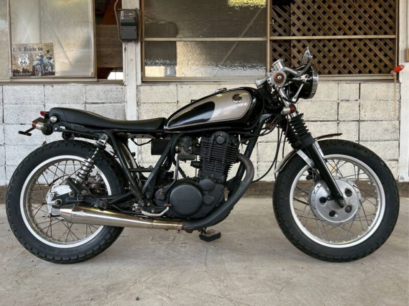 Yamaha SR400