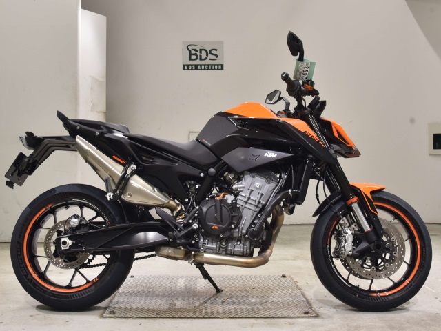 KTM 890 DUKE