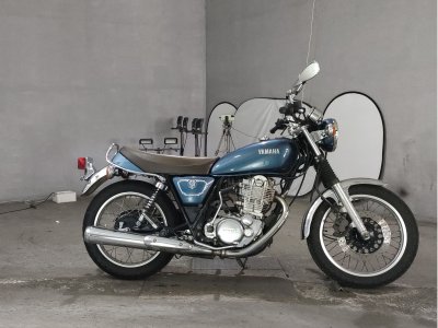 Yamaha SR400