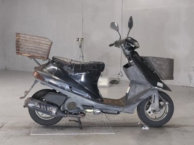 Suzuki ADDRESS V100