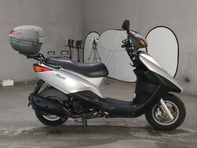 Yamaha AXIS TREAT