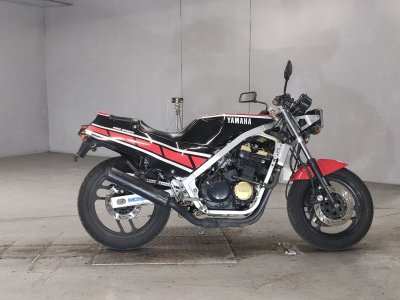 Yamaha FZ400