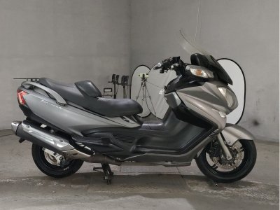 Suzuki SKYWAVE 650