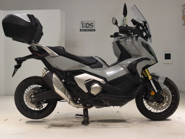 Honda X-ADV750-2