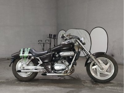 Honda MAGNA250