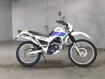Yamaha SEROW XT225