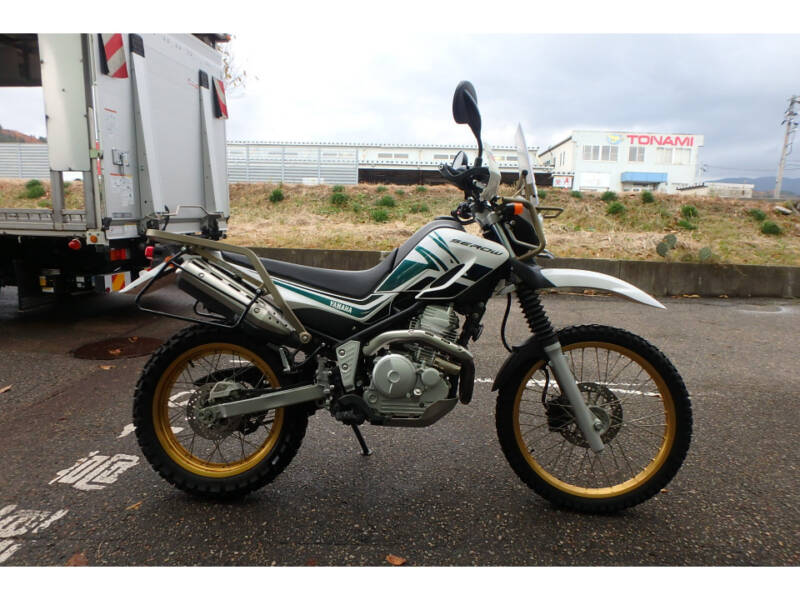 Yamaha SEROW XT250