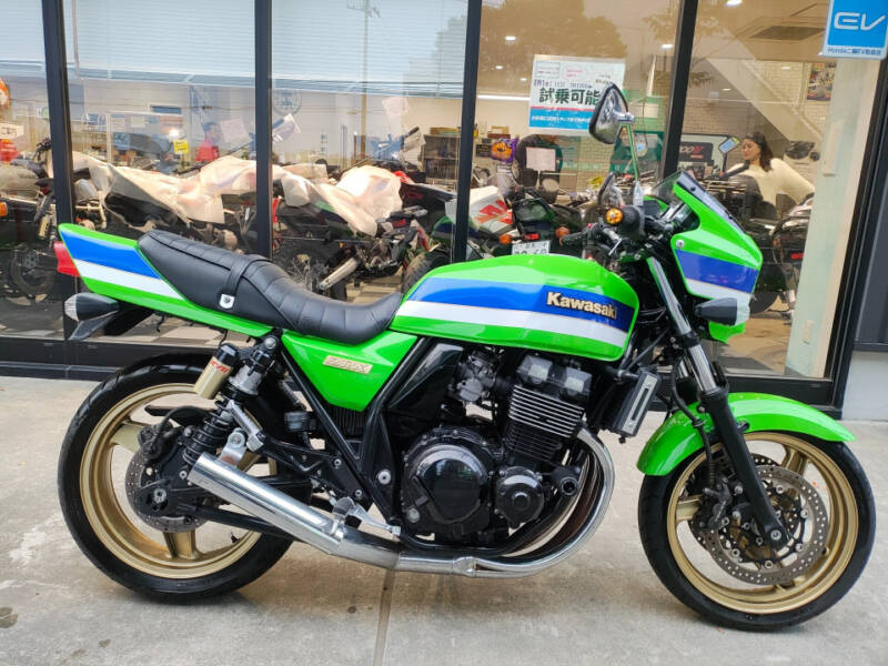 Kawasaki ZRX400