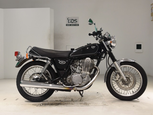 Yamaha SR400