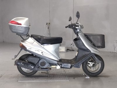 Suzuki ADDRESS V100
