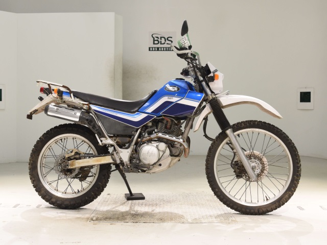 Yamaha SEROW XT225