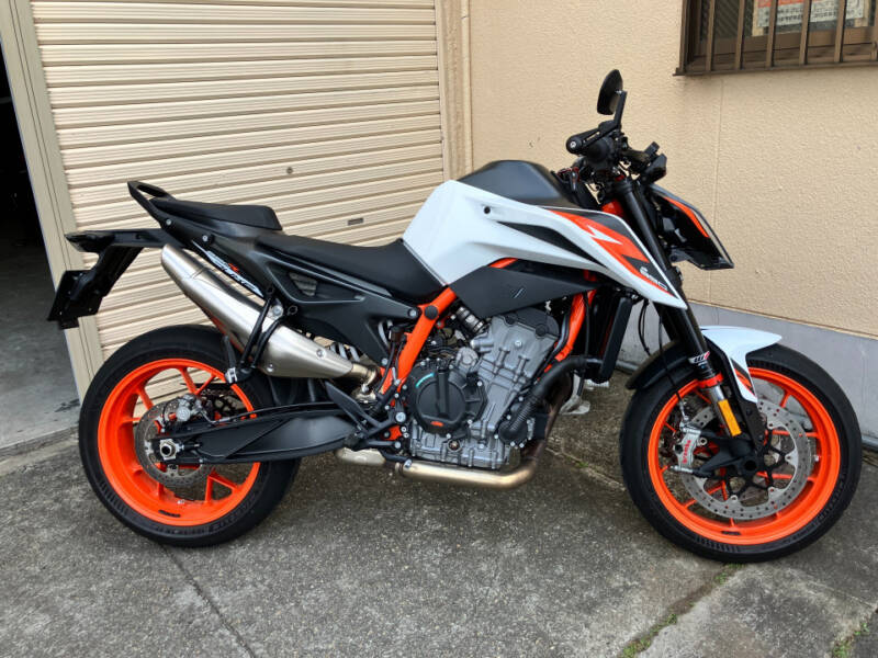 KTM 890 DUKE R