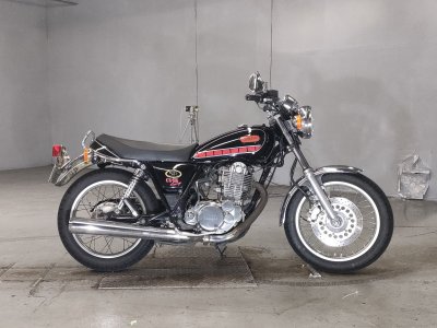 Yamaha SR400