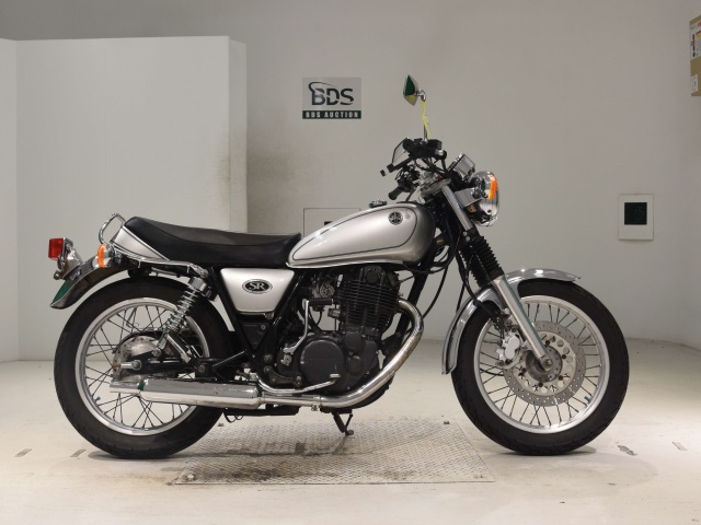 Yamaha SR400