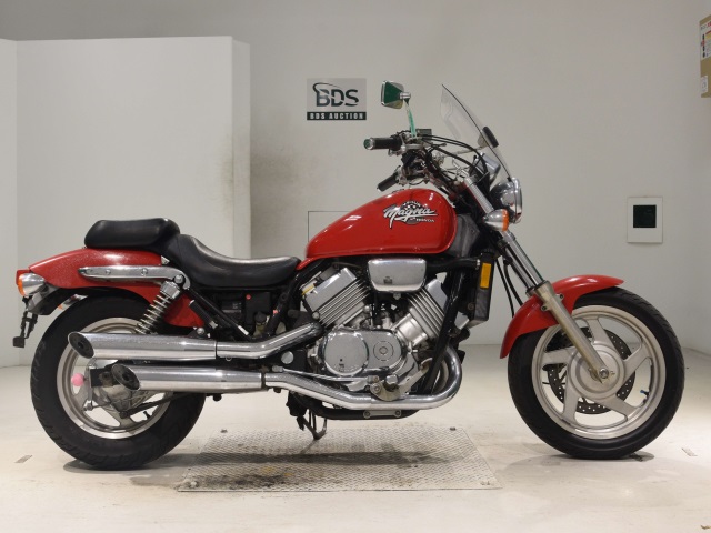 Honda MAGNA750