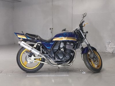 Kawasaki ZRX400