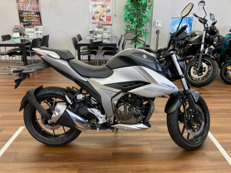 Suzuki GIXXER250