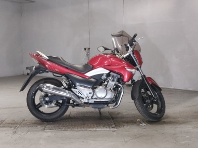 Suzuki GSR250