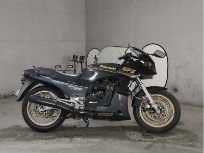 Kawasaki GPZ900R