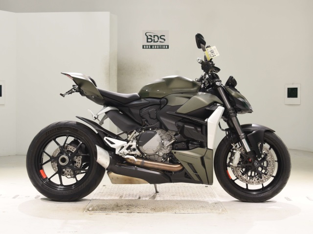 Ducati STREET FIGHTER V2