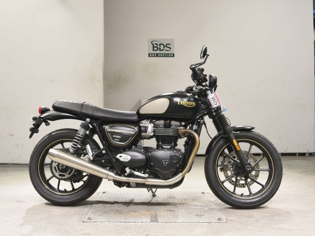 Triumph STREET TWIN
