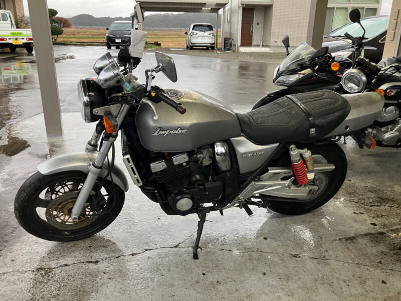 Suzuki GSX400 IMPULSE