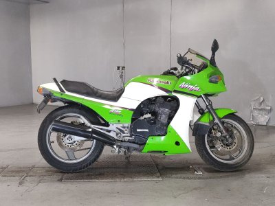 Kawasaki GPZ750R