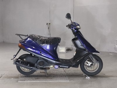 Suzuki ADDRESS V100
