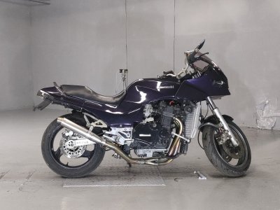Kawasaki GPZ900R