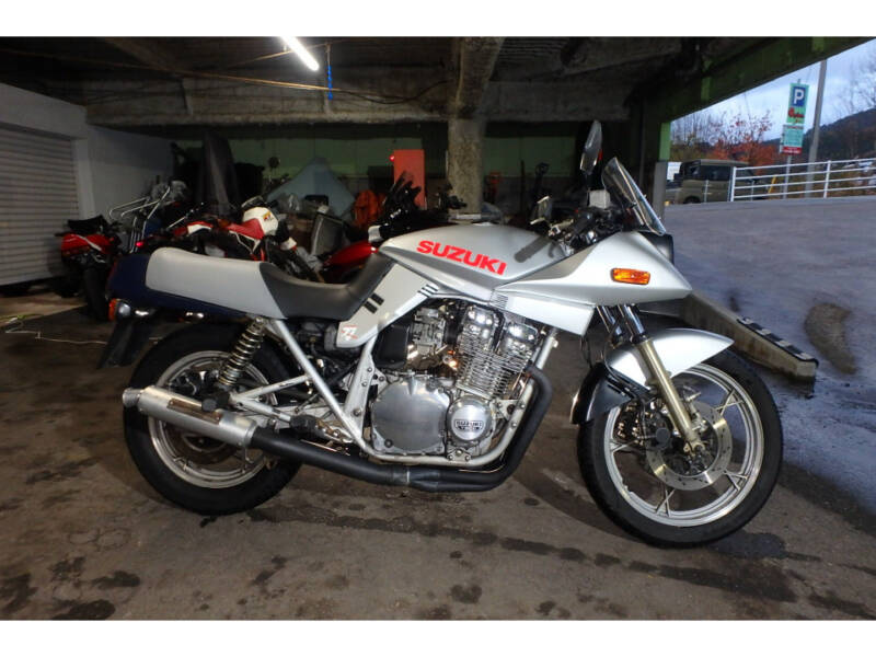Suzuki GSX1100S KATANA