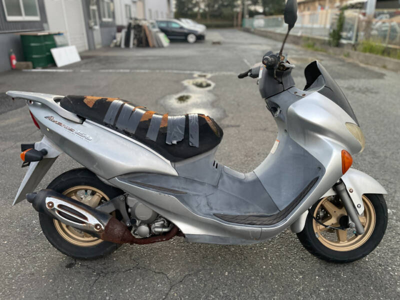 Suzuki AVENIS150