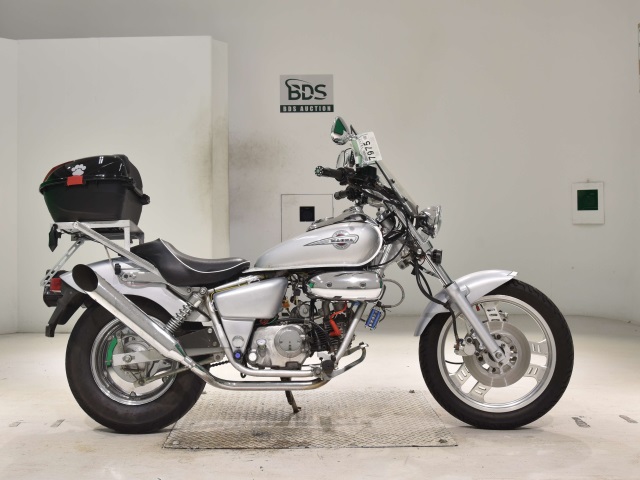 Honda MAGNA50