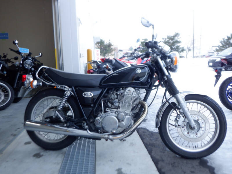 Yamaha SR400