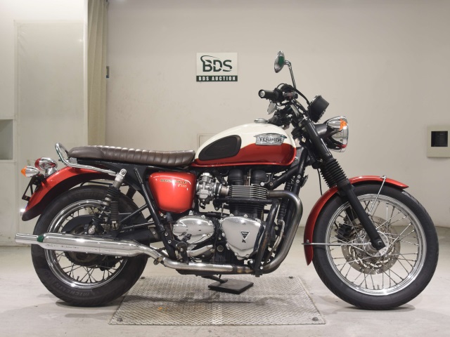 Triumph BONNEVILLE T100
