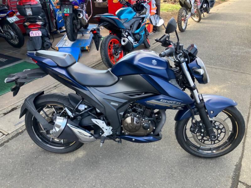 Suzuki GIXXER250