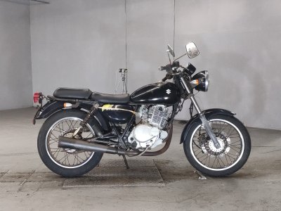 Suzuki ST250