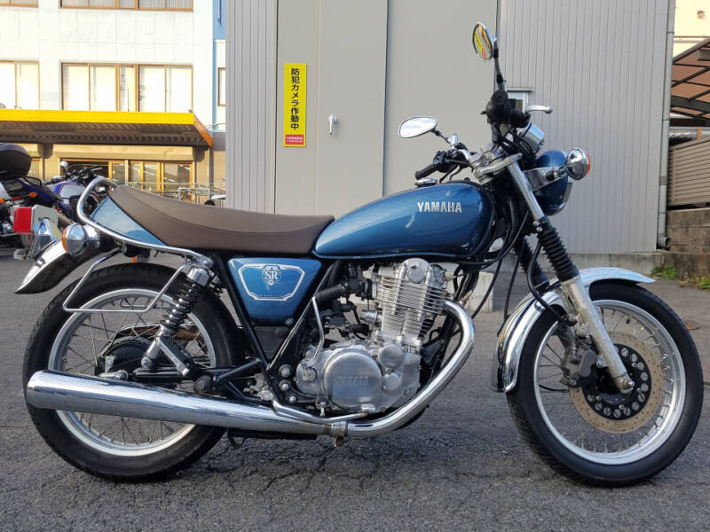 Yamaha SR400