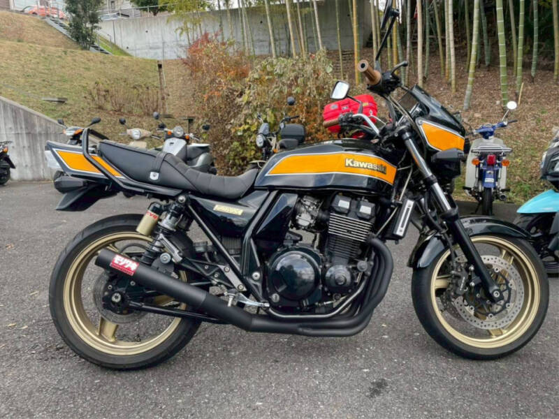Kawasaki ZRX400