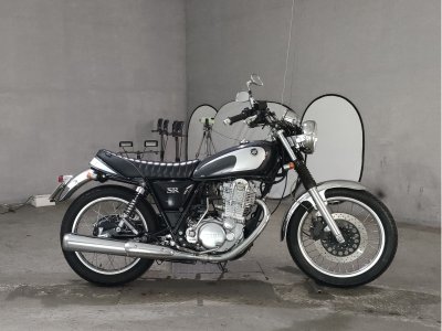 Yamaha SR400