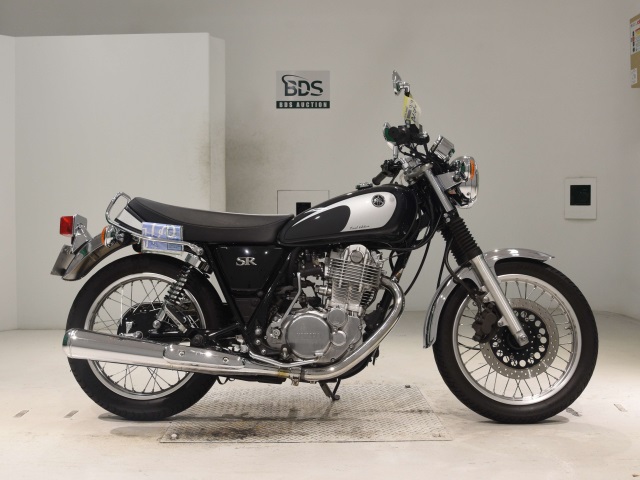 Yamaha SR400