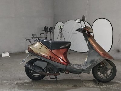 Suzuki ADDRESS V100