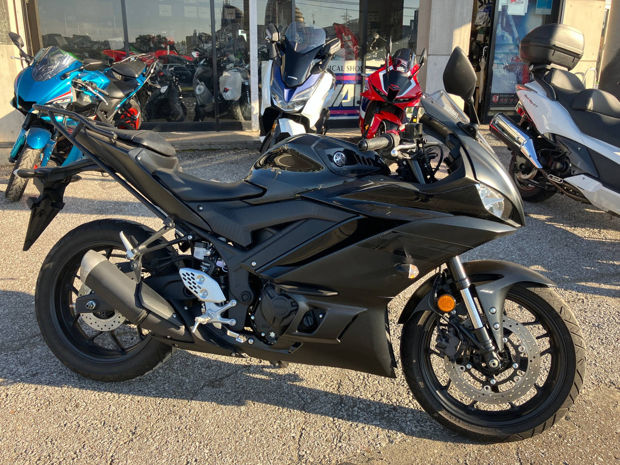 Yamaha YZF-R25A 2021