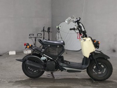 Honda ZOOMER 2011