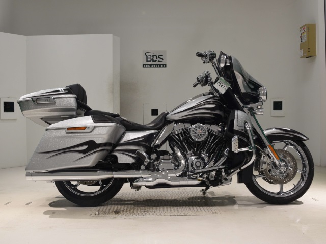HD STREET GLIDE FLHXSE1800 2015