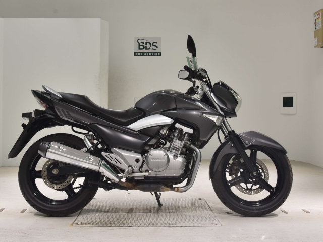 Suzuki GSR250