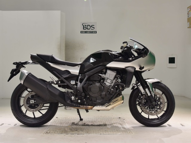 Honda HAWK11 2022