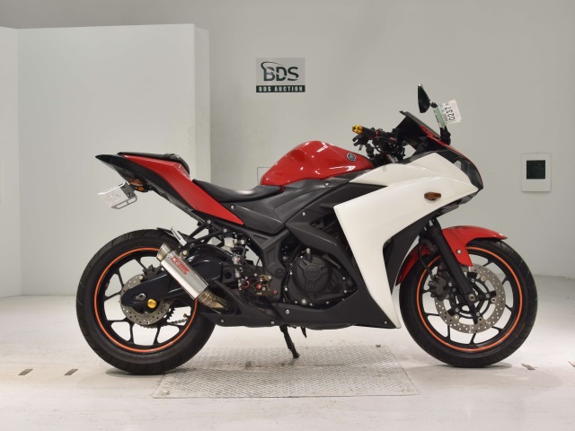 Yamaha YZF-R25 2015