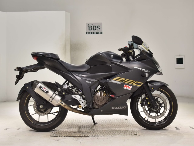 Suzuki GIXXER250SF