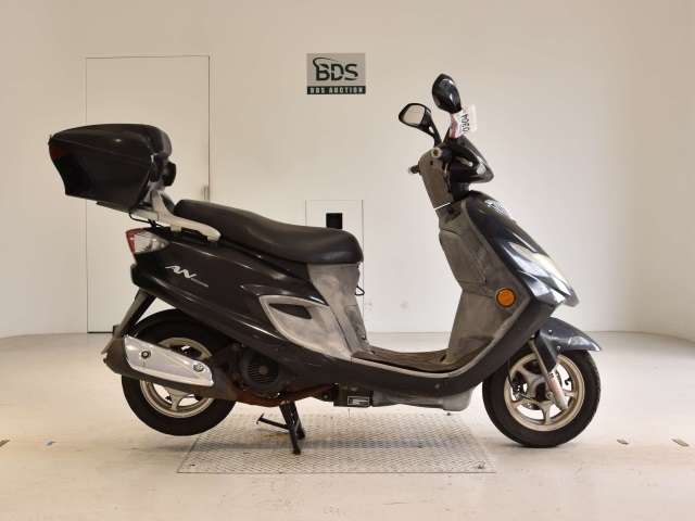 Suzuki AN125 2006